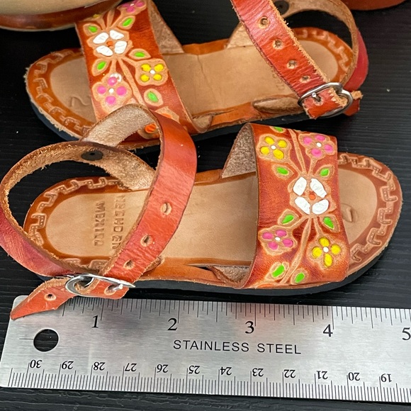 Girls Mexican Huaraches, Best Guess in Size would be 4.5C-5C, Real Leather - Picture 7 of 8